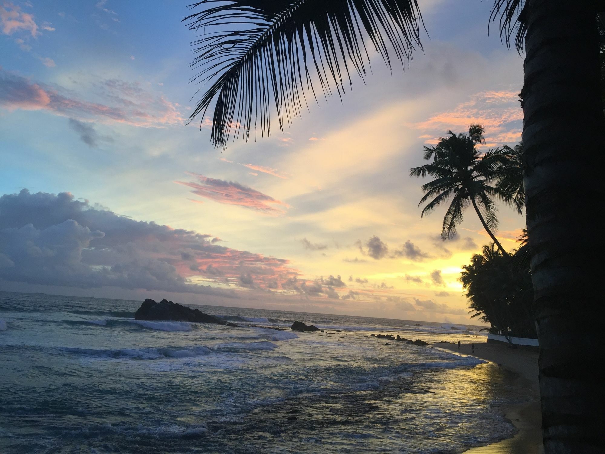 Blue Sky Beach Resort Unawatuna Exterior foto